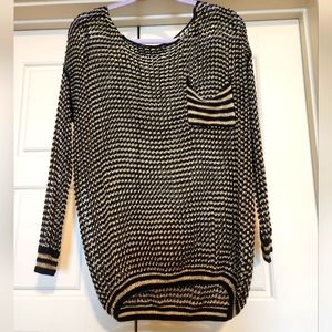 💥2/$25💥 Ark & Co Longsleeve Scoop Neck Shimmer Fishnet Sweater Blouse